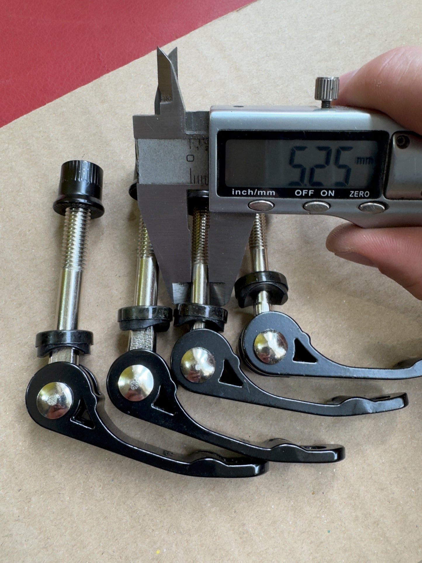 Quick-release clamp (2 pcs/pack)